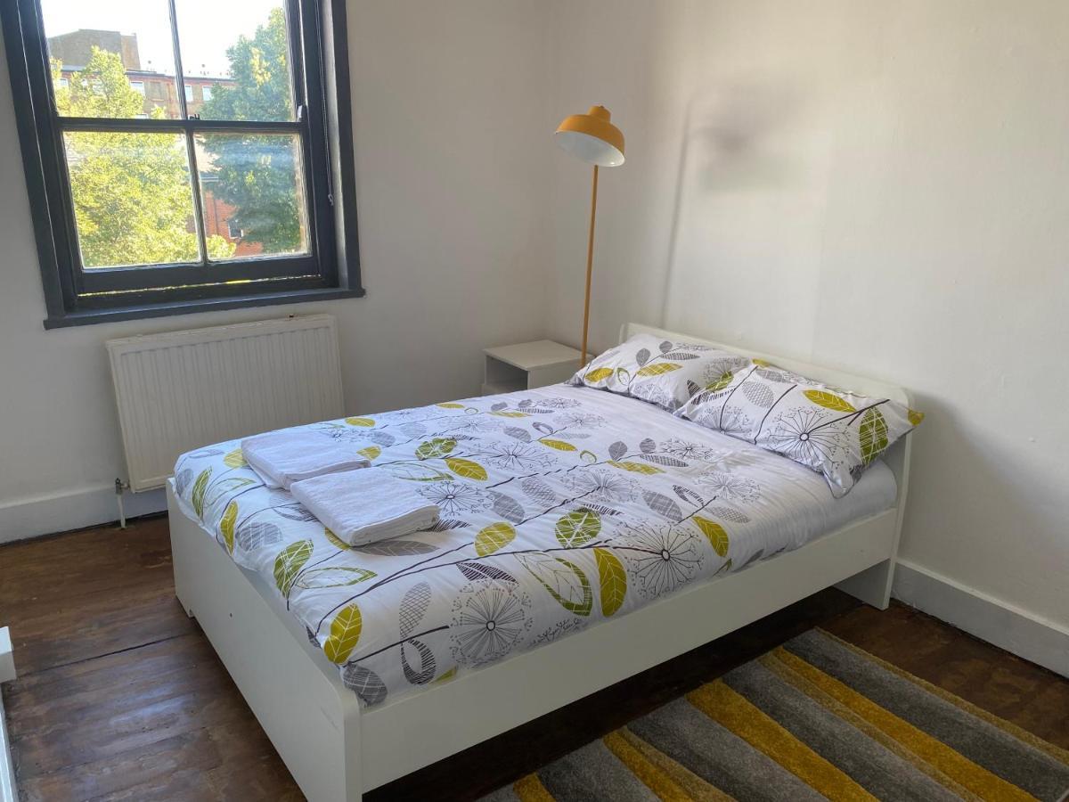 Double Room Лондон Экстерьер фото