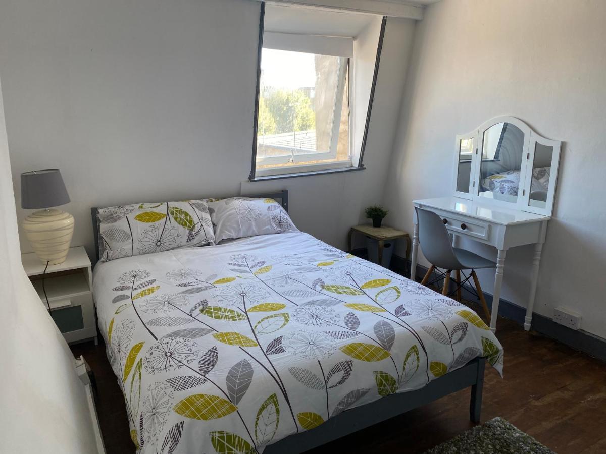 Double Room Лондон Экстерьер фото